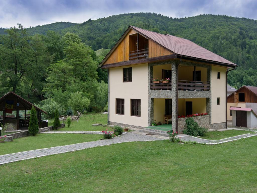 Pensiunea Bobu Hotel Izvoru Muntelui Exterior photo